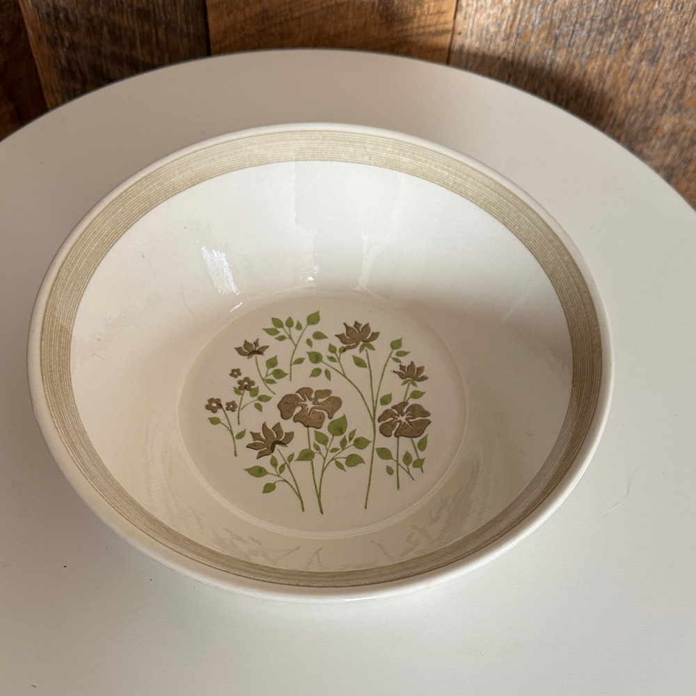 Vintage 1970s Royal China Large Round Serving Bowl Salad Floral 9.5”